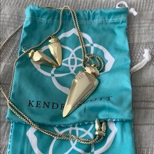 Kendra Scott necklace and earring set! GUC